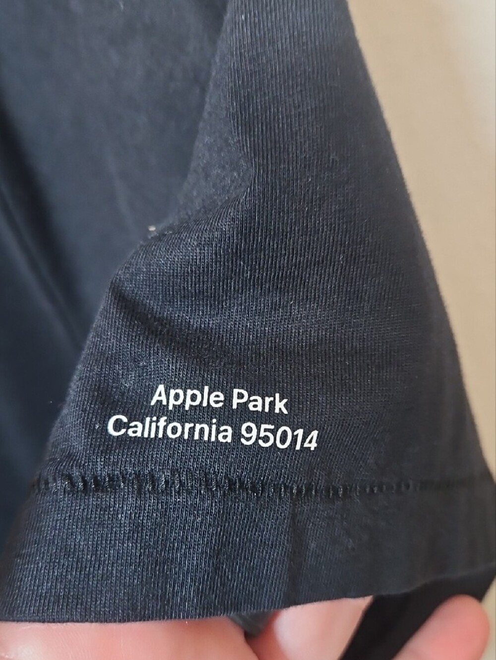 Apple Park XL Black Logo Tshirt - Picture 3 of 5